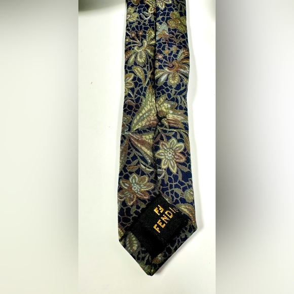 Fendi Flowey Neck tie - Picture 5 of 5